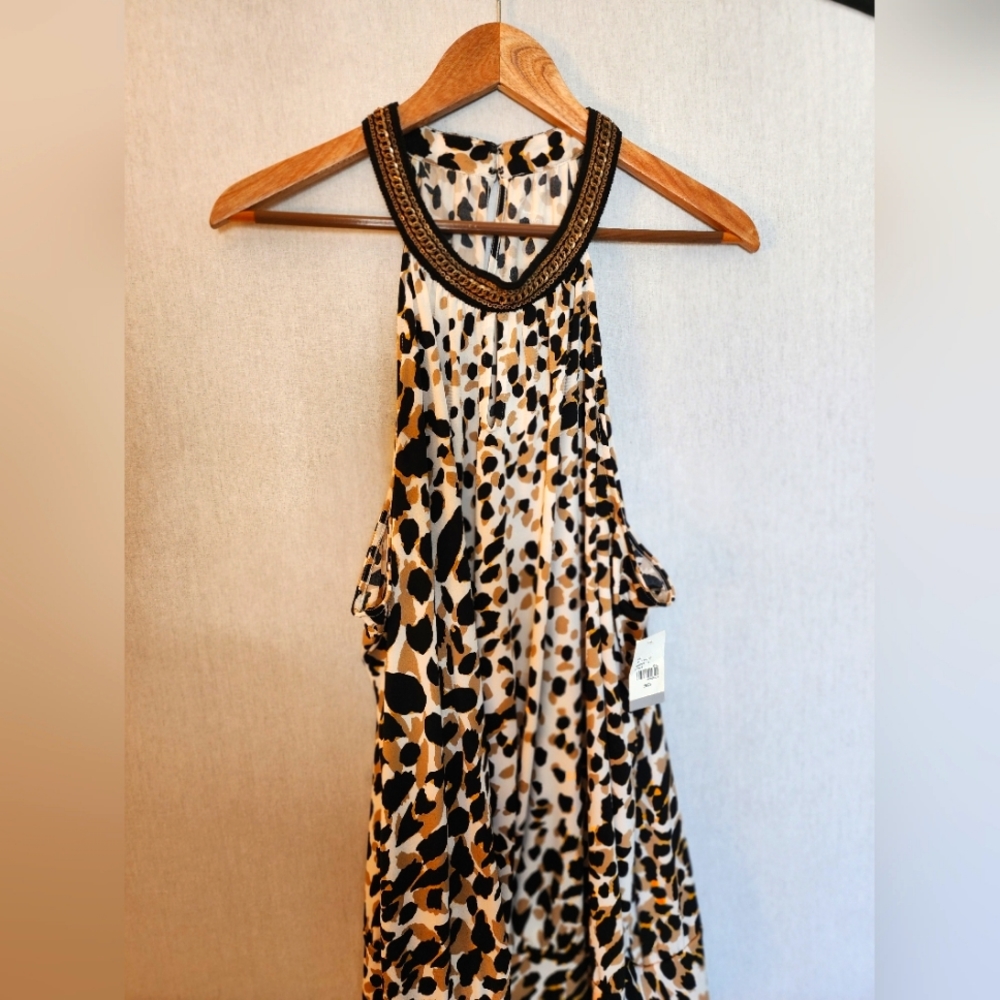 Sleeveless animal print top